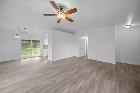 1808 Whistling Dr, Redding, CA 96003 photo 3