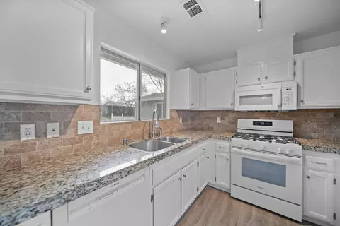 1808 Whistling Dr, Redding, CA 96003 photo 6