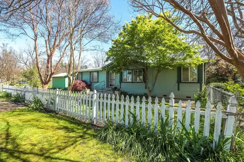 12490 Muller Ave, Red Bluff, CA 96080 photo 2