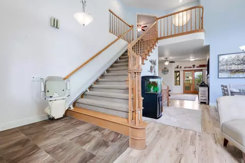 Entry Way - 1607 St Andrews Dr, Redding, CA 96003 photo 5 of 7
