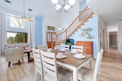 Dining - 1607 St Andrews Dr, Redding, CA 96003 photo 3 of 3