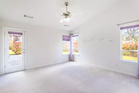 Bedroom - 11780 Talofa Dr, Redding, CA 96003 photo 4 of 4