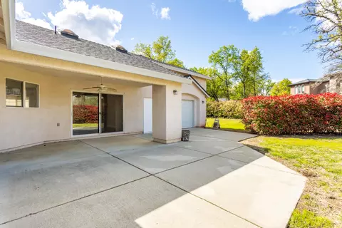 Exterior - 11780 Talofa Dr, Redding, CA 96003 photo 4 of 9