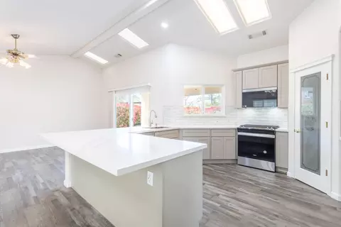 Kitchen - 11780 Talofa Dr, Redding, CA 96003 photo 6 of 6