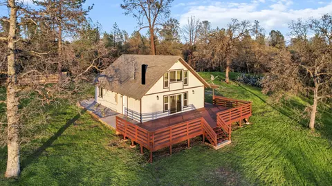 12400 Maria Dr, Redding, CA 96003 photo 4