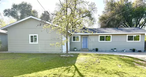 1926 Lindeena Ln, Redding, CA 96002