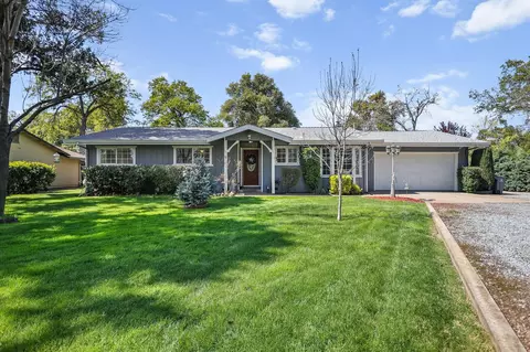 19395 Lassen Dr, Cottonwood, CA 96022