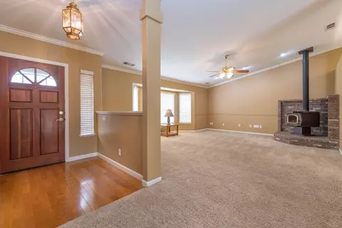 6657 Hemlock St, Redding, CA 96001 photo 5