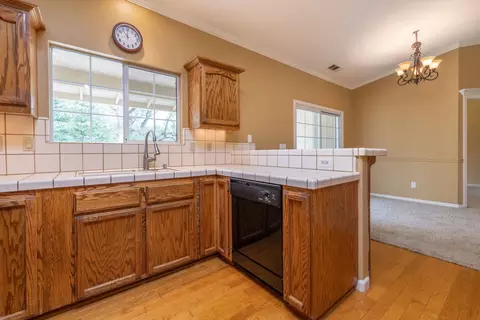 6657 Hemlock St, Redding, CA 96001 photo 13