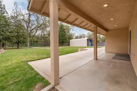 6657 Hemlock St, Redding, CA 96001 photo 16
