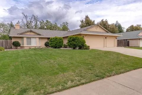 6657 Hemlock St, Redding, CA 96001 photo 2