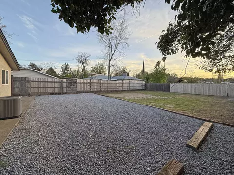 Exterior - 2900 Lanning Ave, Redding, CA 96001 photo 4 of 4
