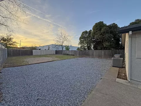 Exterior - 2900 Lanning Ave, Redding, CA 96001 photo 3 of 4
