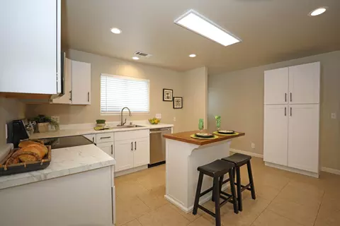 Kitchen - 2900 Lanning Ave, Redding, CA 96001 photo 3 of 3