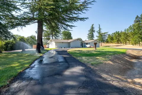 22169 Lassen View Dr, Palo Cedro, CA 96073