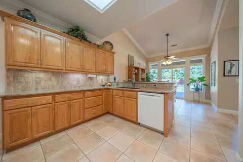 Kitchen - 4803 Clark River Dr, Redding, CA 96002 photo 3 of 5