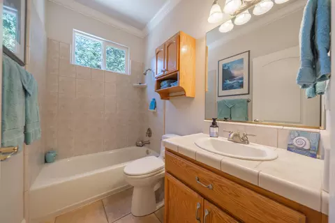 Bath - 4803 Clark River Dr, Redding, CA 96002 photo 2 of 5