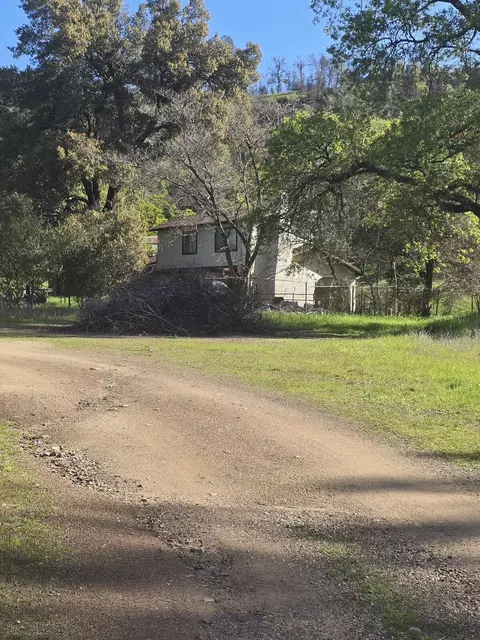 15027 Bear Mountain Rd, Redding, CA 96003