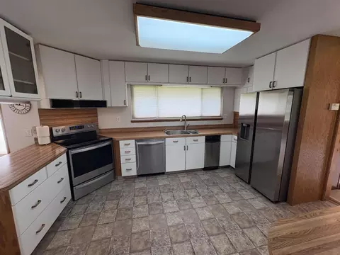 Kitchen - 41139 Brown Rd, Fall River Mills, CA 96028 photo 1 of 2