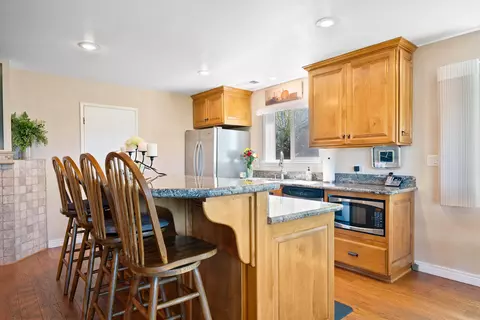 Kitchen - 4660 Memory Ln, Redding, CA 96001 photo 2 of 4