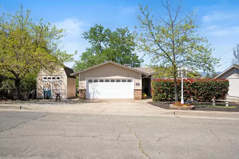 4660 Memory Ln, Redding, CA 96001