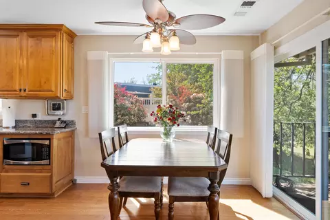Dining - 4660 Memory Ln, Redding, CA 96001 photo 2 of 2