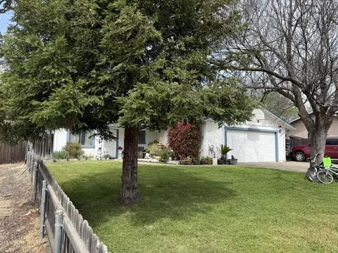 1728 Cedarwood Dr, Redding, CA 96002 photo 1