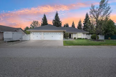 1665 Brinn Dr, Redding, CA 96001
