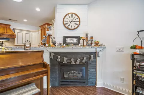 1665 Brinn Dr, Redding, CA 96001 photo 7