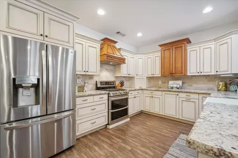 1665 Brinn Dr, Redding, CA 96001 photo 9