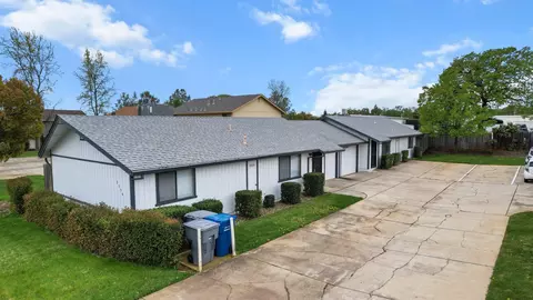 2556 Sabre Ct A B, Redding, CA 96002