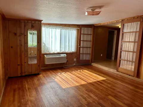 2571 Russell St, Redding, CA 96001 photo 28