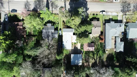 2571 Russell St, Redding, CA 96001 photo 8