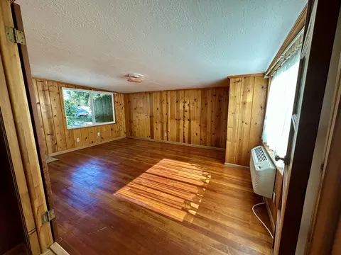 2571 Russell St, Redding, CA 96001 photo 27