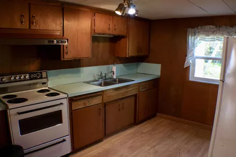 2571 Russell St, Redding, CA 96001 photo 17