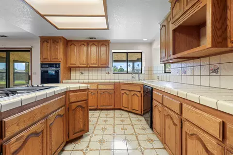703 Givens Rd, Red Bluff, CA 96080 photo 9