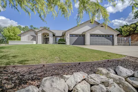 11458 Rugby Hill Dr, Redding, CA 96003