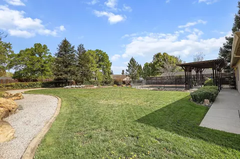 1426 Gladstone Ct, Redding, CA 96001 photo 29