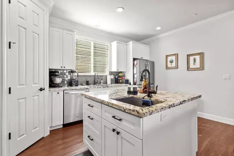 Kitchen - 6180 Lucca Trl, Redding, CA 96003 photo 5 of 5