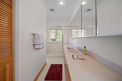 Bath - 17935 Rivers Edge Dr, Red Bluff, CA 96080 photo 5 of 7