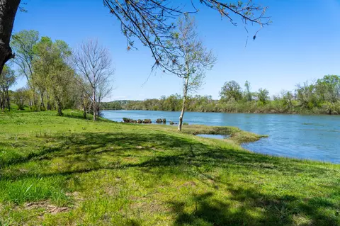 View/Area - 17935 Rivers Edge Dr, Red Bluff, CA 96080 photo 2 of 5