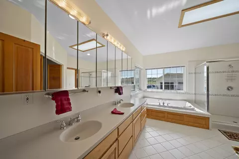 Bath - 17935 Rivers Edge Dr, Red Bluff, CA 96080 photo 7 of 7