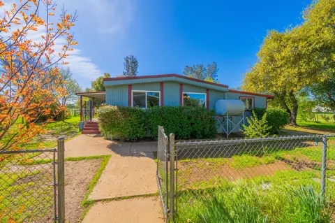 4702 Linnie Ln, Anderson, CA 96007