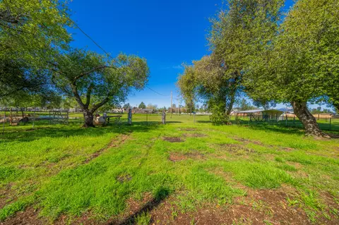 4702 Linnie Ln, Anderson, CA 96007 photo 21