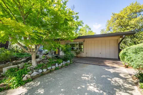 750 Pioneer Ct, Redding, CA 96001 photo 3