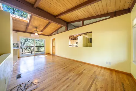 750 Pioneer Ct, Redding, CA 96001 photo 5
