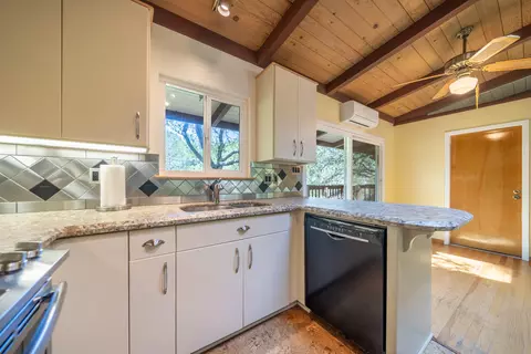 750 Pioneer Ct, Redding, CA 96001 photo 10