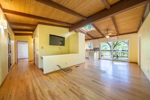 750 Pioneer Ct, Redding, CA 96001 photo 6