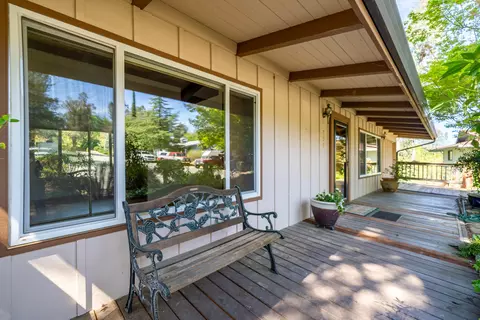 750 Pioneer Ct, Redding, CA 96001 photo 4