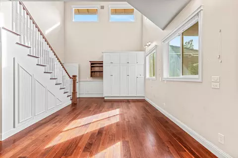 Living - 13454 Tierra Heights Rd, Redding, CA 96003 photo 6 of 9